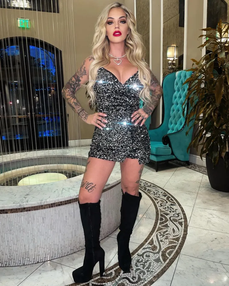 Do sada je bila financijski &quot;vrlo uspješna&quot; i, iako je Mayra rekla da je OnlyFans još uvijek stigmatizira, ona ne krije zadovoljstvo. &quot;Uvijek sam uživala u izražavanju svoje seksualnosti kroz fotografije&quot;, rekla je. &quot;Otkako sam u Brazilu objavila svoj prvi roman, koji je bio memoar o seksu, drogama i rock’n’rollu, koristila sam provokativne fotografije kao način izražavanja i promoviranja svog rada&quot;, otkrila je. 