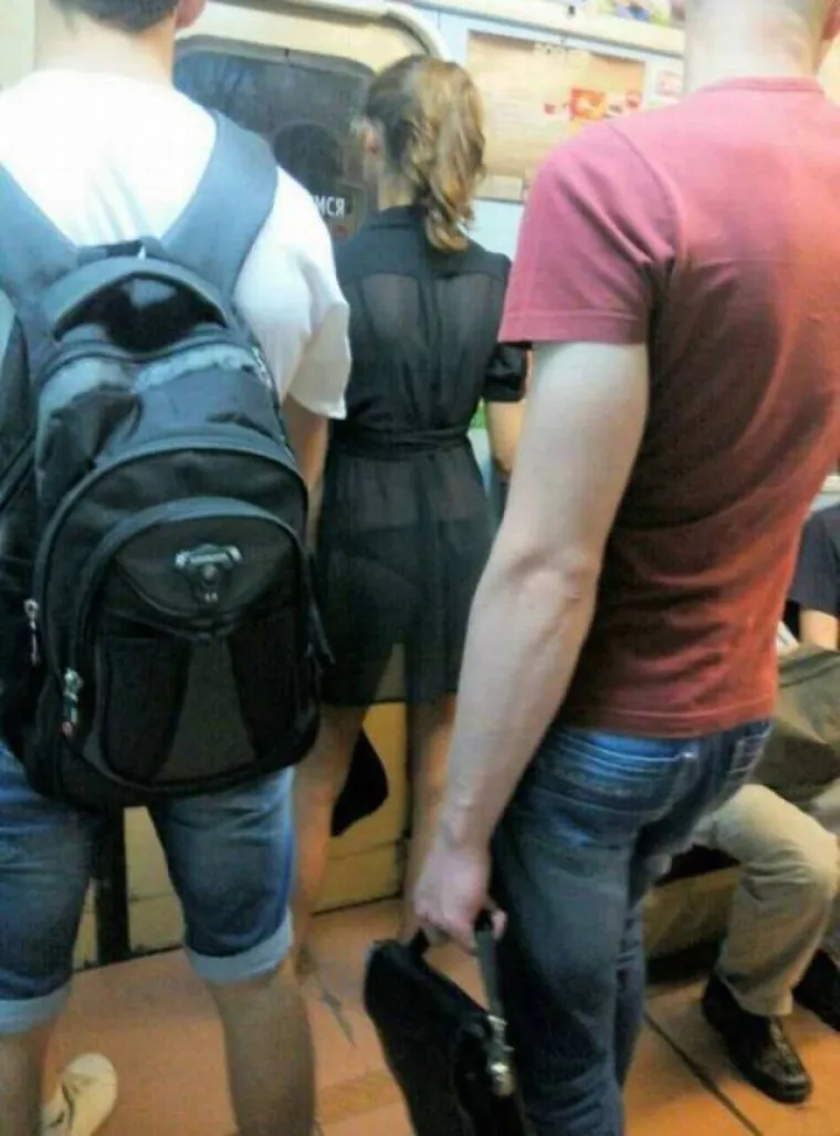 ODJENULE PROZIRNE KOMBINACIJE I POKAZALE PREVIŠE: Plijenile pažnju gdje god se prošetale
