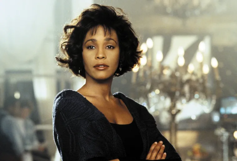 Whitney Houston rođena je 1963. godine, a glazbom se počela baviti još kao dijete. Prvi album objavila je 1985. godine te je već njime postigla veliki uspjeh.