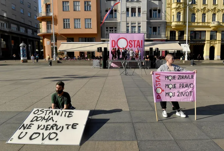 Poznati na velikom protestu za Mirelu Čavajdu: Stigli su i Urban i Ranko Ostojić