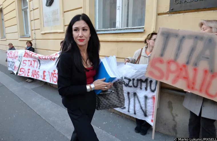 Pjesma je izvedena u prvoj poluzavršnici 10. svibnja, ali se nije uspjela plasirati u završnicu 14. svibnja. To je bio prvi put da se predstavnici BiH nisu plasirali u finale Eurosonga.