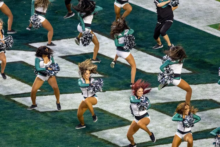 Cheerleadersice zapalile Super Bowl LVII