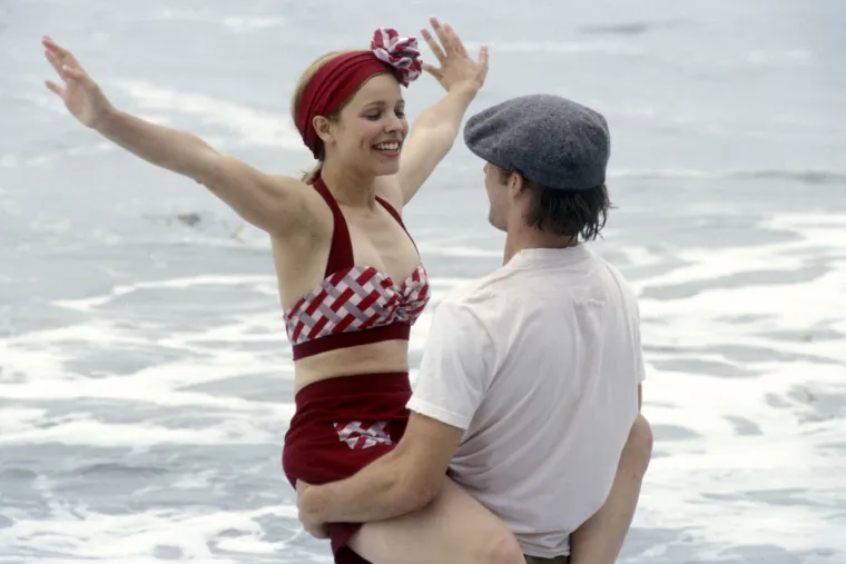 1. Noah i Allie  iz &quot;Bilježnice&quot; - Njihov je odnos od početka problematičan. Allie odbija Noahovo udvaranje kad se sretnu na sajmu. Noah se zatim penje na panoramski kotač, gdje Allie sjedi, i prijeti da će skočiti ako ona ne pristane izaći s njim. To je manipulativno ponašanje, nimalo romantično.