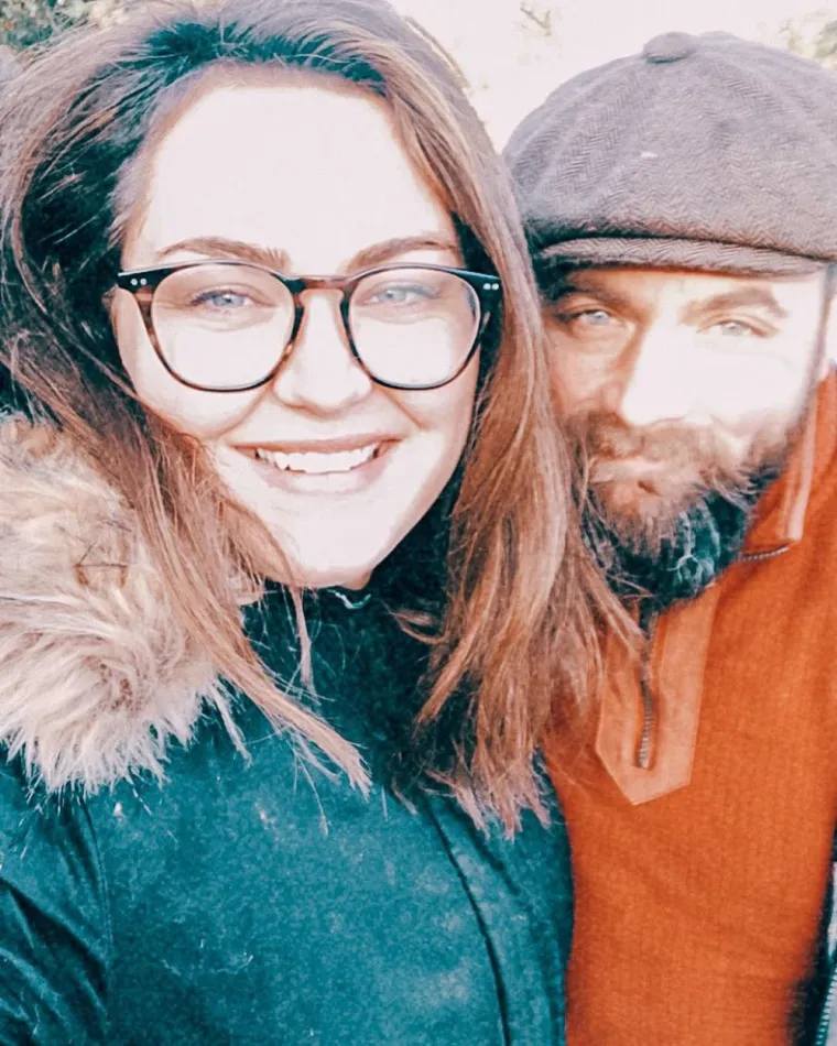 BILI SU PODSTANARI, A SAD IMAJU NAJLUĐI DOM IKAD: Ovaj par se skućio u - brodu! Morate vidjeti kako su ga uredili