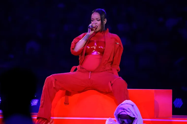 Karleuša tvrdi da je Rihanna iskopirala njen nastup: 'Ovo nije prvi nego 101. put da oni veliki bogati i moćni ustvari kasne'