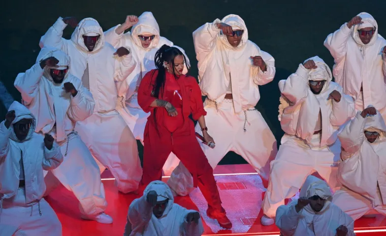 Karleuša tvrdi da je Rihanna iskopirala njen nastup: 'Ovo nije prvi nego 101. put da oni veliki bogati i moćni ustvari kasne'