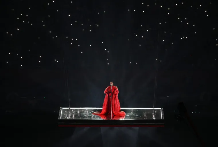 Karleuša tvrdi da je Rihanna iskopirala njen nastup: 'Ovo nije prvi nego 101. put da oni veliki bogati i moćni ustvari kasne'