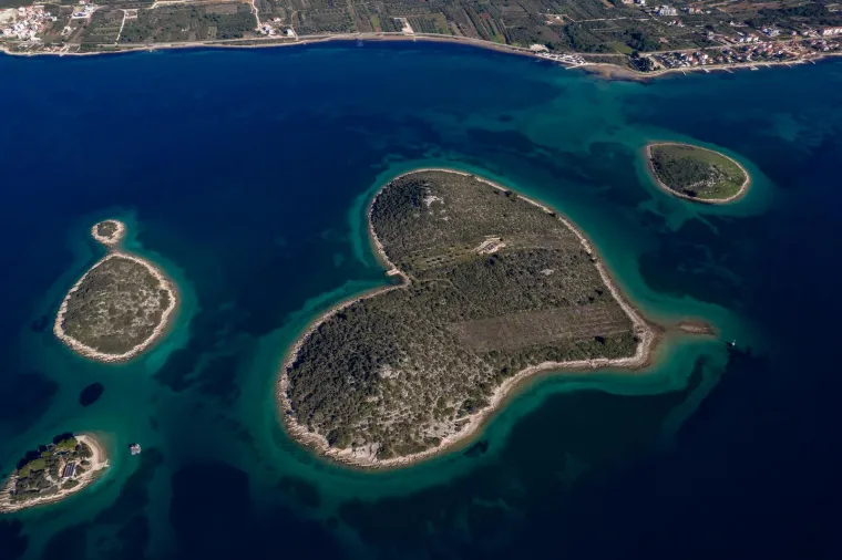 Hrvatska ima najromantičniji otok na svijetu! Oplovio ga je i Jordan, a onaj tko ga kupi morat će se držati određenih pravila