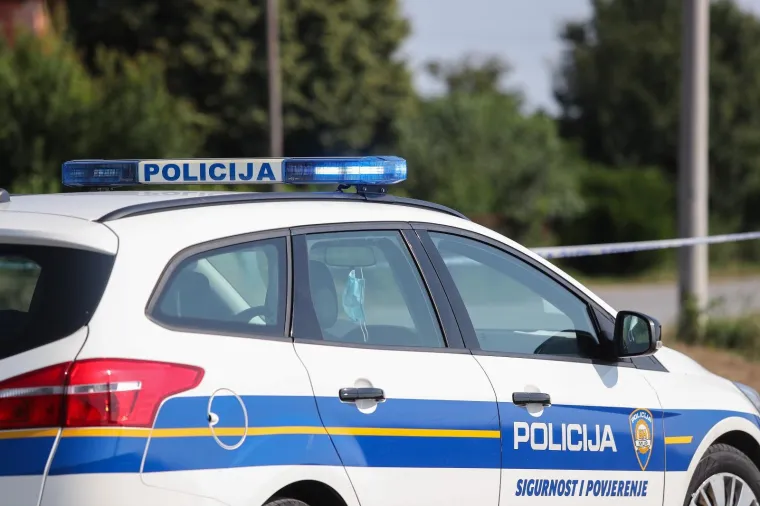Vlak naletio na automobil u Zagrebu: Jedna osoba je poginula, obustavljen je sav promet