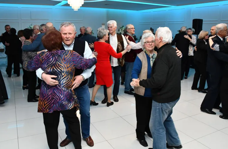 U Požegi za Valentinovo zaplesali parovi koji su 50 godina u braku
