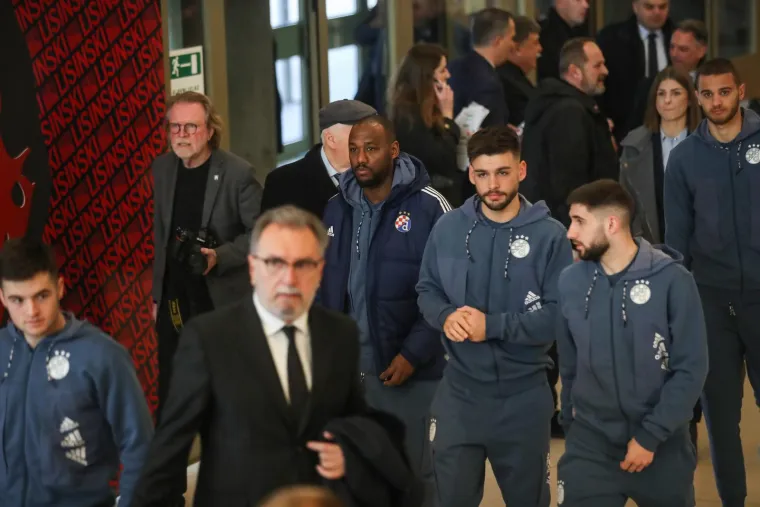 Svi se opraštaju od legendarnog Ćire: Na komemoraciju stigao cijeli Dinamo predvođen Krešimirom Antolićem, ali i Mila Horvat