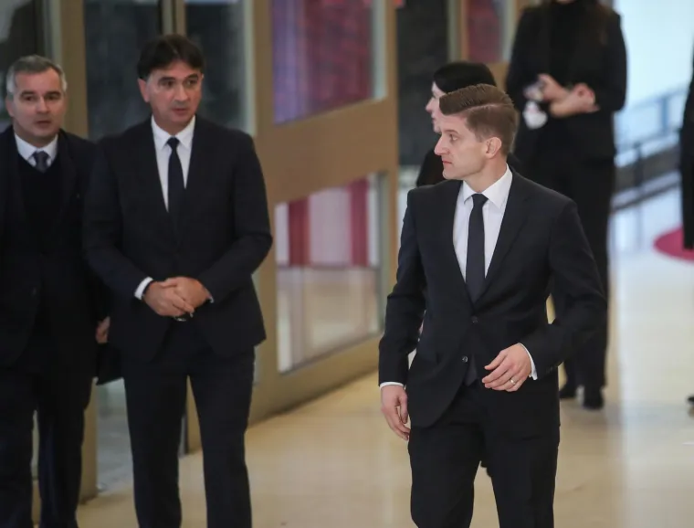 Svi se opraštaju od legendarnog Ćire: Na komemoraciju stigao cijeli Dinamo predvođen Krešimirom Antolićem, ali i Mila Horvat