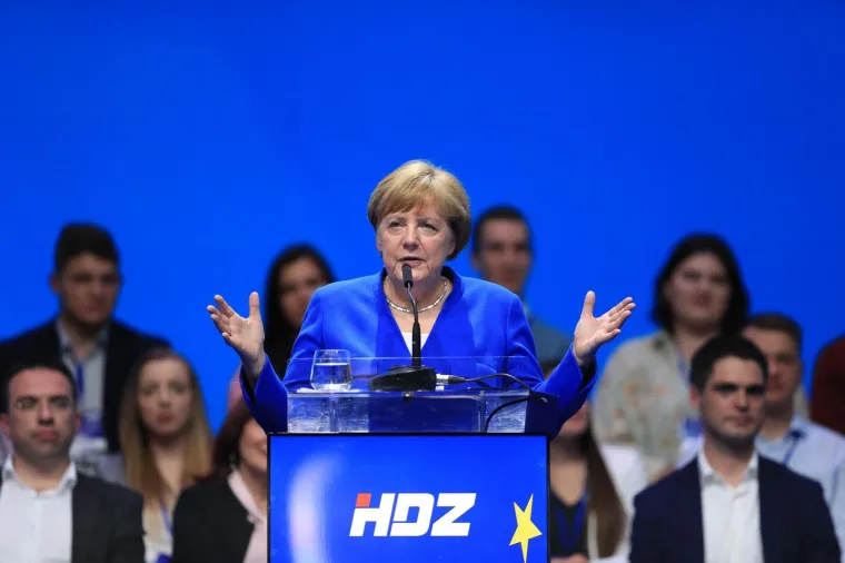 Plenković 'urlao' o snazi HDZ-a, Merkel: 'Živjela sam u diktaturi i nisam mogla doći u Jugoslaviju'