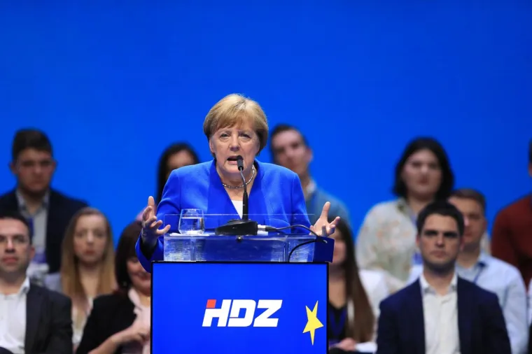 Plenković 'urlao' o snazi HDZ-a, Merkel: 'Živjela sam u diktaturi i nisam mogla doći u Jugoslaviju'