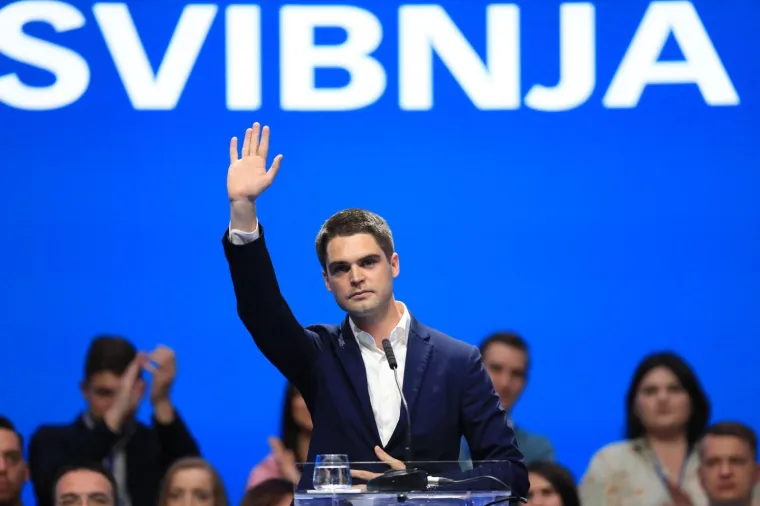 Plenković 'urlao' o snazi HDZ-a, Merkel: 'Živjela sam u diktaturi i nisam mogla doći u Jugoslaviju'