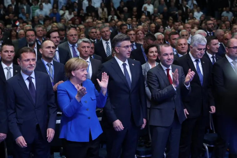 Plenković 'urlao' o snazi HDZ-a, Merkel: 'Živjela sam u diktaturi i nisam mogla doći u Jugoslaviju'