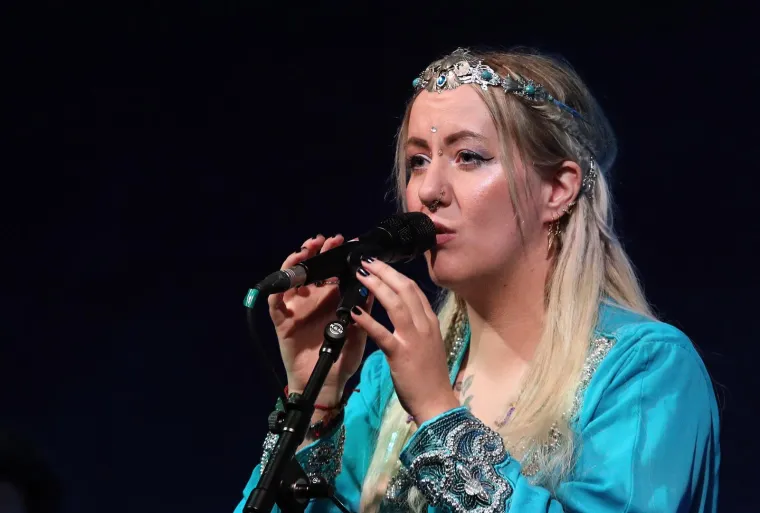 Promijenila je stil, imidž i umjetničko ime: Nina Kraljić je uvijek bila posebna, a sad se vratila s nečim totalno unikatnim