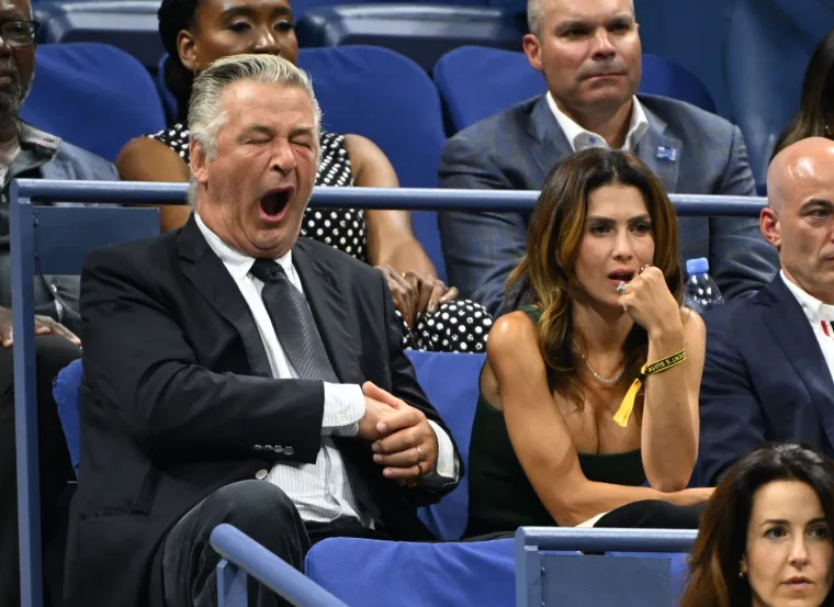 Alec Baldwin pratio je meč Novaka Đokovića: Našao se u društvu atraktivne supruge