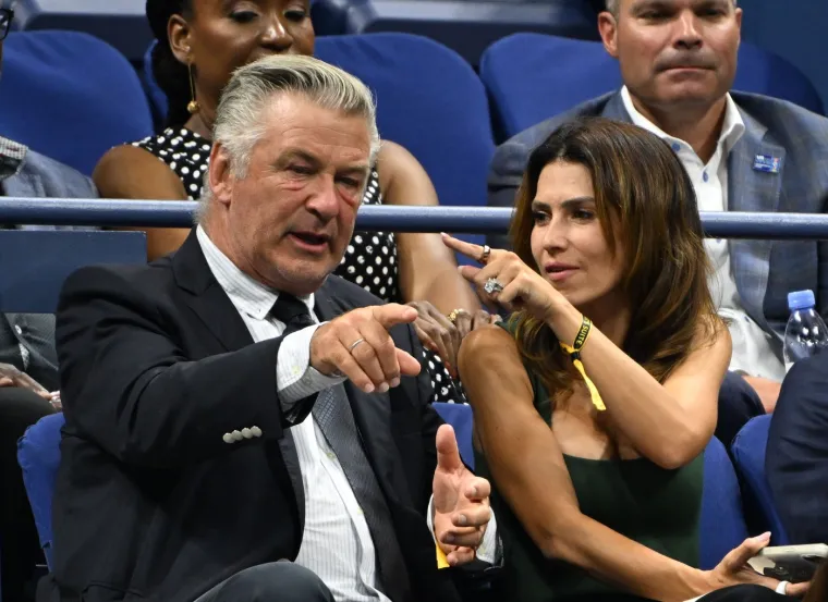 Alec Baldwin pratio je meč Novaka Đokovića: Našao se u društvu atraktivne supruge