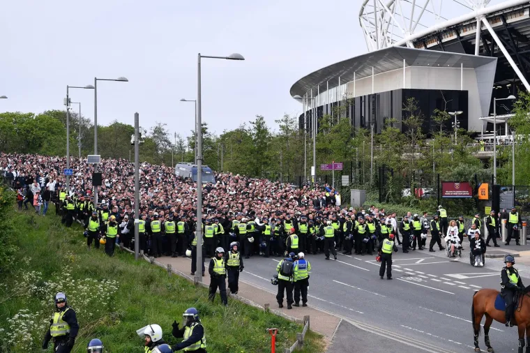 Ultrasi Eintracht Frankfurta u Londonu