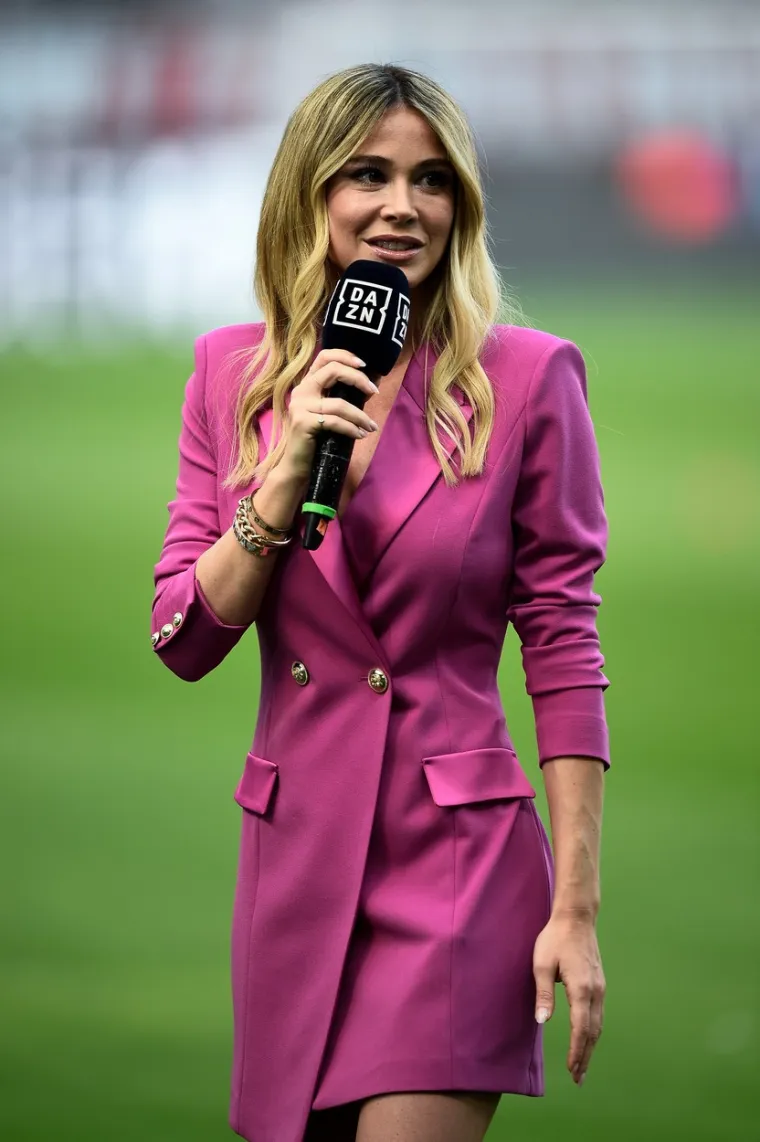 Bujna Diletta Leotta pokazala svima svoj raskošan dekolte. Najzgodnija sportska novinarka na svijetu slikala se na brodu s legendarnim nogometašem