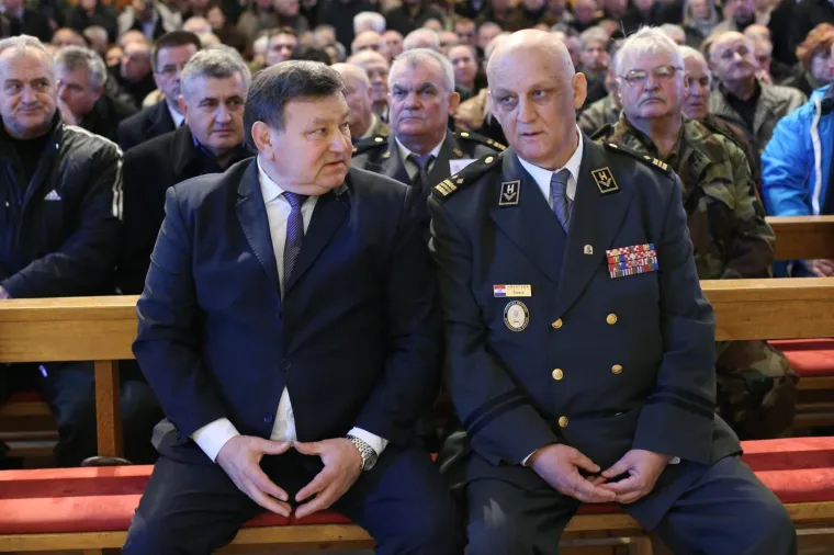MISA ZADUŠNICA ZA SLOBODANA PRALJKA: U crkvi Svete Mati Slobode okupili se generali, došao je i Thompson