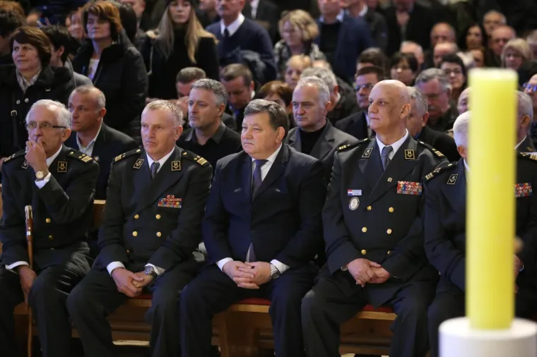 MISA ZADUŠNICA ZA SLOBODANA PRALJKA: U crkvi Svete Mati Slobode okupili se generali, došao je i Thompson