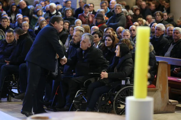 MISA ZADUŠNICA ZA SLOBODANA PRALJKA: U crkvi Svete Mati Slobode okupili se generali, došao je i Thompson