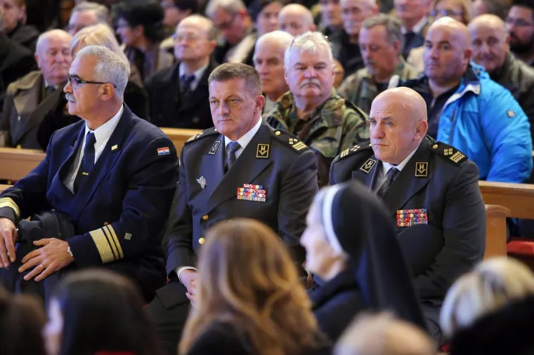 MISA ZADUŠNICA ZA SLOBODANA PRALJKA: U crkvi Svete Mati Slobode okupili se generali, došao je i Thompson