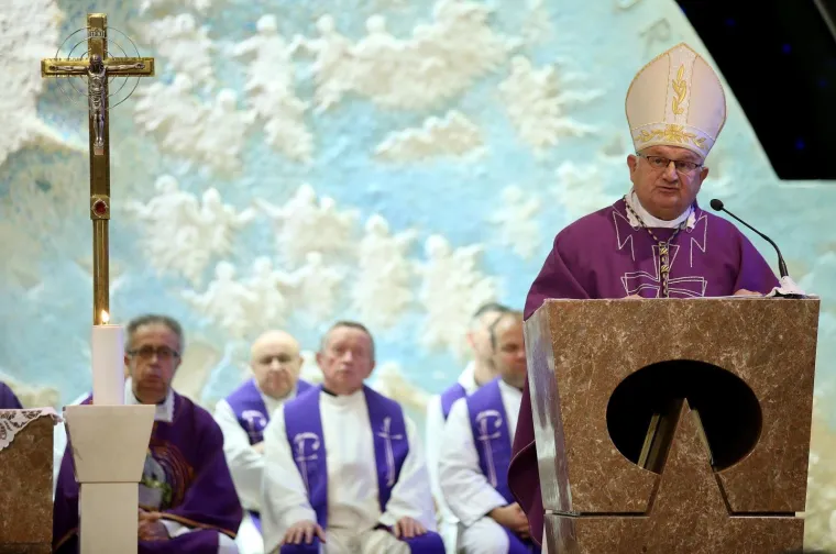 MISA ZADUŠNICA ZA SLOBODANA PRALJKA: U crkvi Svete Mati Slobode okupili se generali, došao je i Thompson