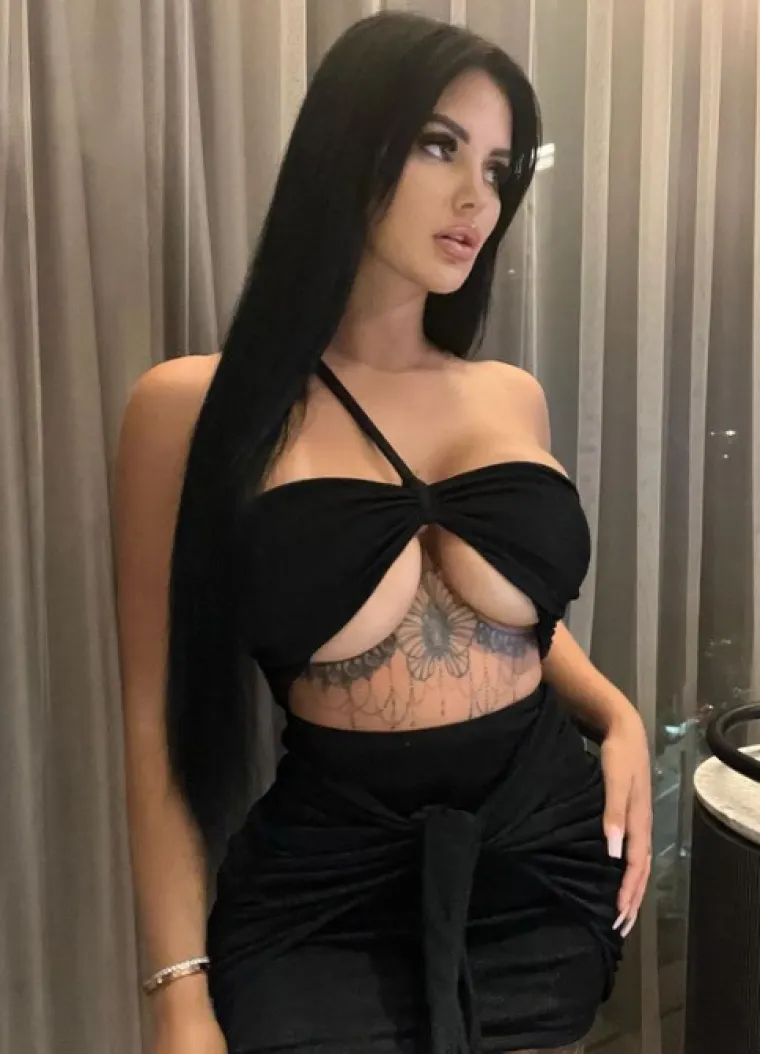 S autoutrka je prešla na utrke za lajkove: OnlyFans gori od njenih hot fotki, fanovi se hvataju za glavu
