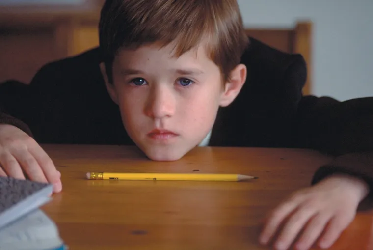 Haley Joel Osment oduševio je publiku ulogom u filmu 'Šesto čulo', a prije toga glumio je u 'Forrestu Gumpu'.
No, nakon automobilske nesreće 2006. karijera mu je krenula nizbrdo. Uhićen je zbog vožnje u pijanom stanju i posjedovanja droge. Osuđen je na tri godine uvjetno, a nekoliko je puta uhićen zbog remećenja javnog reda i mira.
