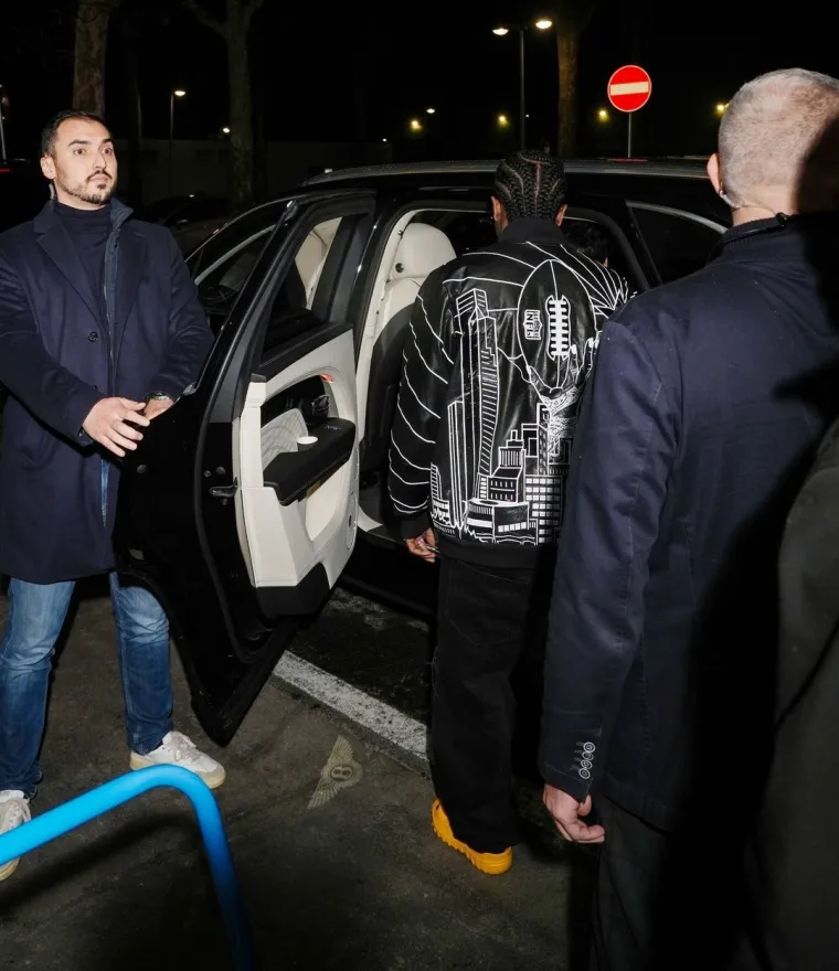 Rihanna sletjela u LA nakon Tjedna mode u Milanu: Nećete vjerovati što je krajlica obula, a još manje koliko to košta