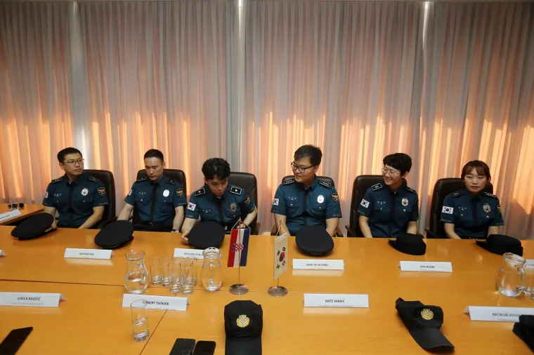 U hrvatskim turističkim odredištima ove godine prvi puta bit će prisutno šestero korejskih policajaca