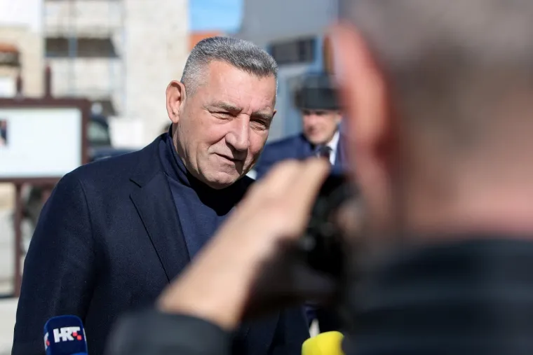 Ante Gotovina privukao pažnju ovim potezom: Pogledajte što je darovao crkvi u rodnim Pakoštanima
