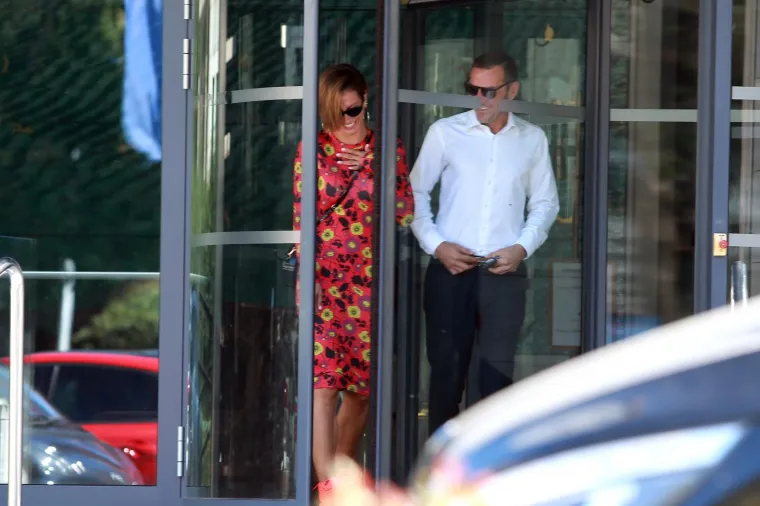 ANA GRUICA NAŠLA NOVU LJUBAV: Glumica uhvaćena u poljupcu sa šefom psihijatrijskog odjela KBC-a Split