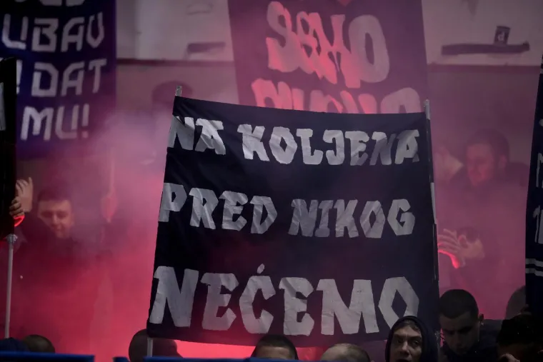 Sjajna atmosfera u Osijeku i Rijeci, Kohorta digla dvosmislenu poruku koja je zaintrigirala mnoge