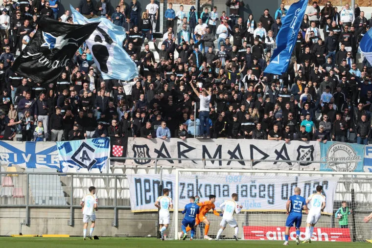 Sjajna atmosfera u Osijeku i Rijeci, Kohorta digla dvosmislenu poruku koja je zaintrigirala mnoge