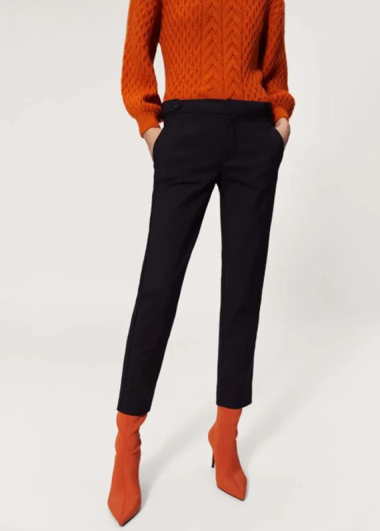 Cropped hlače s gumbima 249,90 kuna