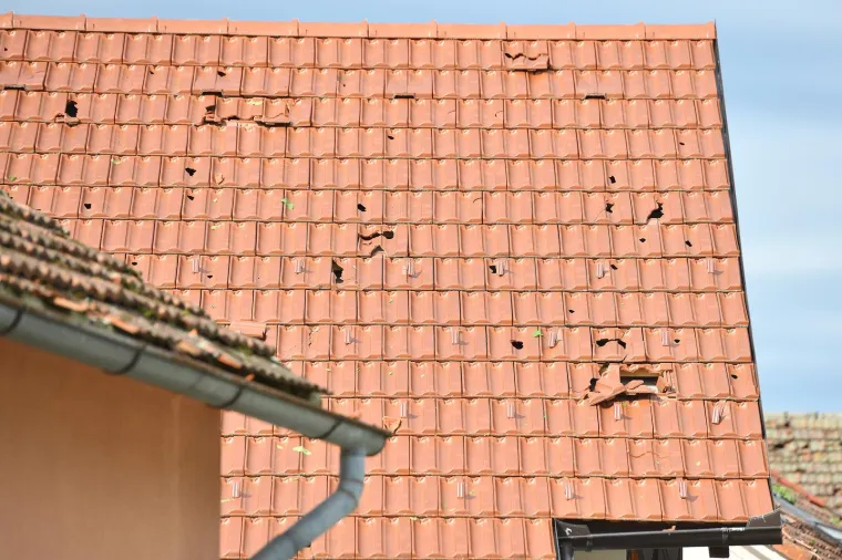 Nevrijeme devastiralo staklenike, krovove i vjetrobranska stakla u Velikom Bukovcu: Štete se još zbrajaju