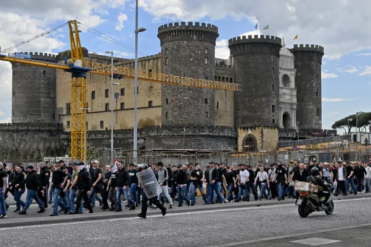Žestoki neredi uoči utakmice Lige prvaka: Bilo im je zabranjeno doći, a sad lome i pale po gradu