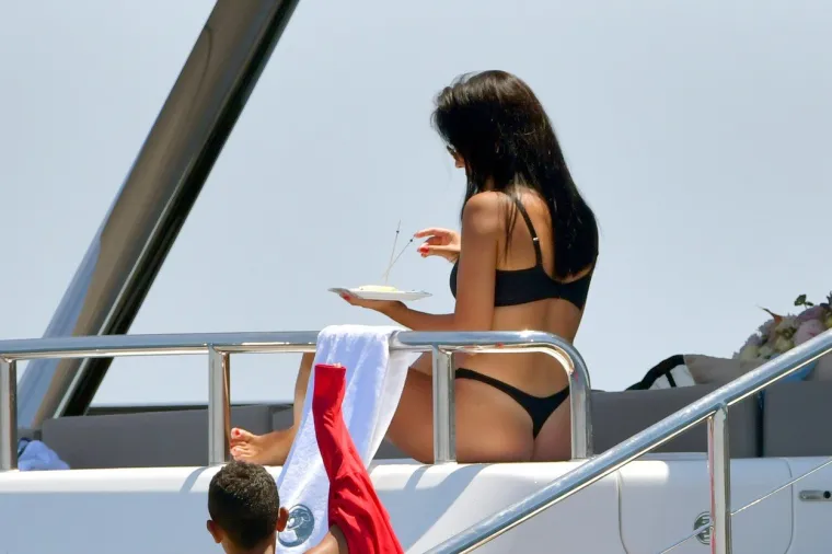 Jedno je sigurno, Cristiano Ronaldo zna dvije stvari raditi jako dobro. Igrati nogomet i uživati.