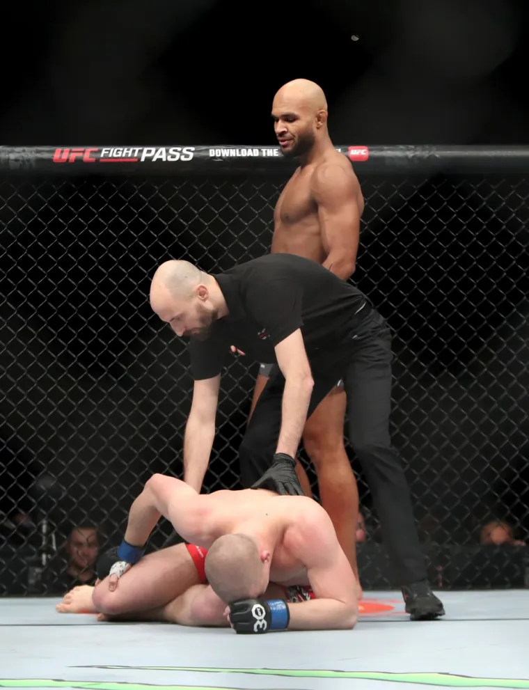 Kamere zabilježile stravičnu ozljedu srpskog UFC borca: Ovo ledi krv u žilama