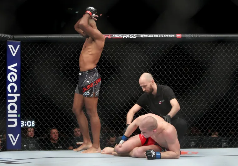 Kamere zabilježile stravičnu ozljedu srpskog UFC borca: Ovo ledi krv u žilama