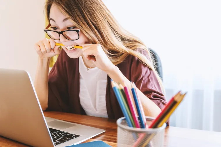 6. Pružite djetetu podršku i motivaciju. Održavajte otvorene kanale komunikacije kako biste mogli pratiti kako dijete prolazi kroz prilagodbu na srednju školu.
