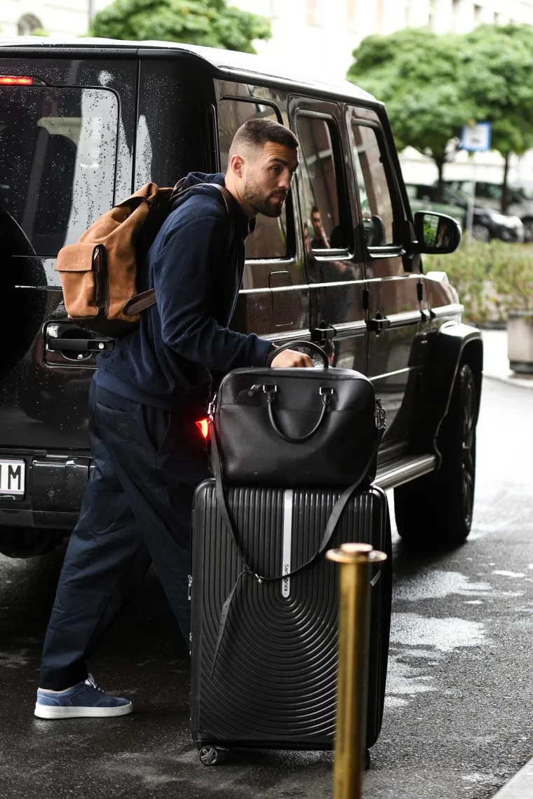 Vatreni se okupili: Stigla i neka nova lica, pogledajte srdačan susret Dalića i naknadno pozvanog Ivanušeca