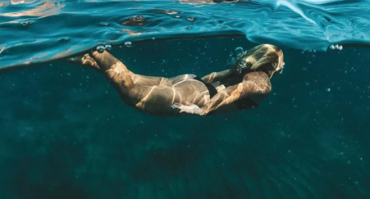Proglašavali su je najzgodnijom tenisačicom, bila je u samom vrhu pa naglo nestala sa scene, ali na Instagramu i dalje objavljuje vruće fotke
