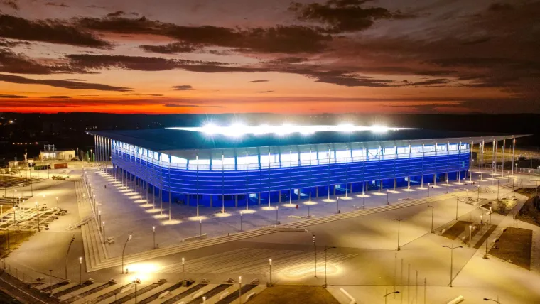 Osijekova 'Opus Arena' zasvijetlila u klupskim bojama: Fotografije su impresivne, pogledajte ovu ljepoticu