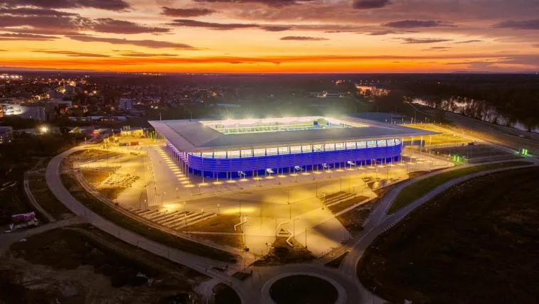 Osijekova 'Opus Arena' zasvijetlila u klupskim bojama: Fotografije su impresivne, pogledajte ovu ljepoticu