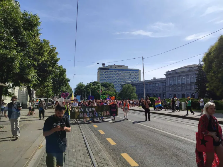 U Zagrebu krenula 21. Povorka ponosa. Među okupljenima pojavili su se brojni političari